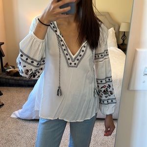 abercrombie white floral embroidered top size xs